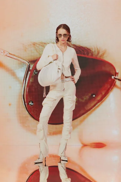 Look 24